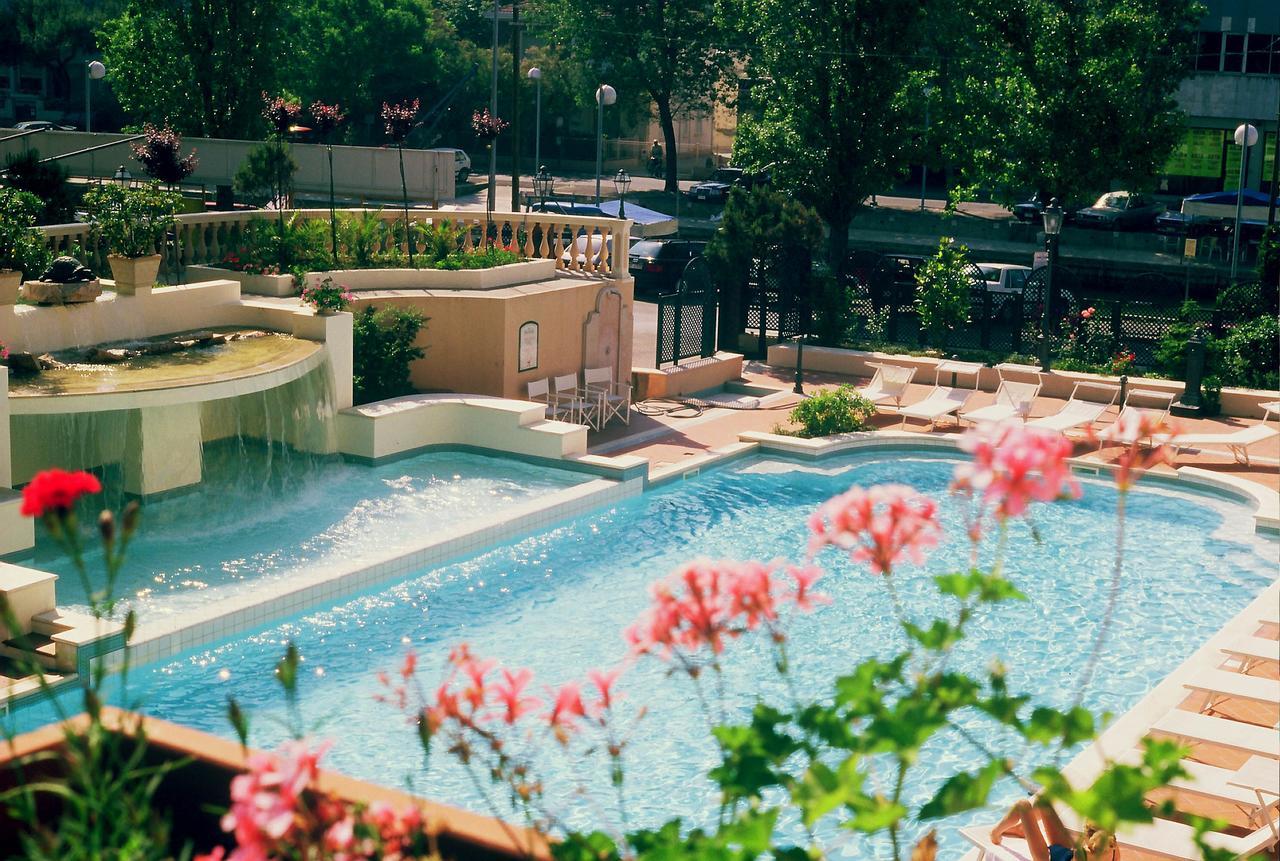 Hotel Cannes - In Pieno Centro ริชชิโอเน ภายนอก รูปภาพ
